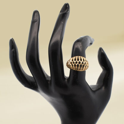 18K Yellow Gold Dome Mesh Design Ladies' Ring - Image 4