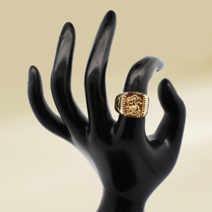 18K Yellow Gold Dragon Signet Design Gents' Ring - Image 4