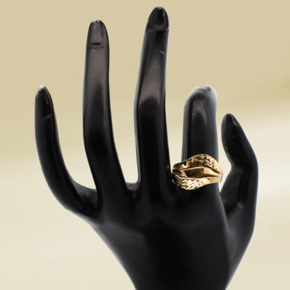 18K Yellow Gold Irregular Geometric Design Ladies' Ring - Image 4