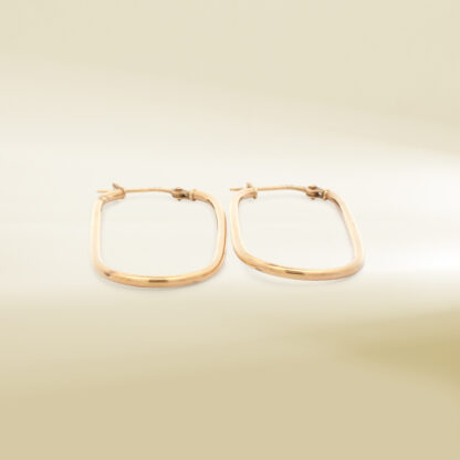 18K Yellow Gold Oval Shape Hoop Earrings