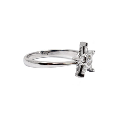 18K White Gold Ladies' Ring with Baguette and Round Cut Diamonds - Image 2