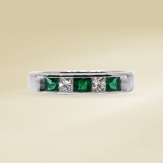 Ladies' Ring Platinum with Princess Cut Diamonds