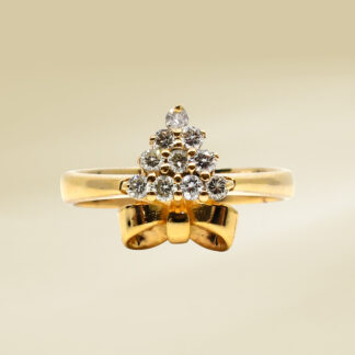 14K Yellow Gold Ladies' Ring with Round Cut, Cluster Diamonds