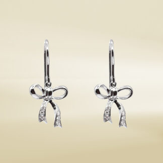 18K White Gold Earrings with Round Cut Diamonds