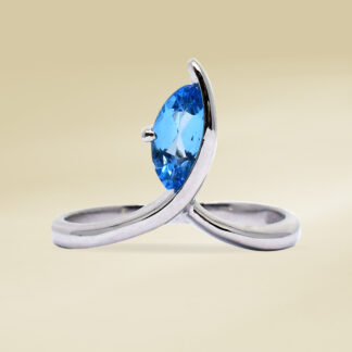 Ladies' Ring Platinum with Marquise Cut Platinum