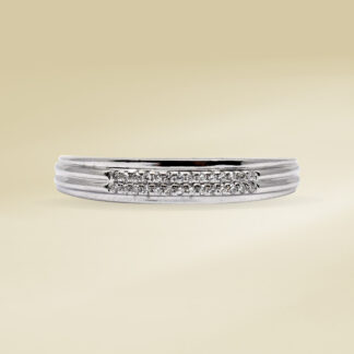 18K White Gold Gents' Ring with Round Cut Diamonds