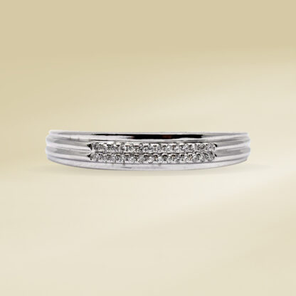18K White Gold Gents' Ring with Round Cut Diamonds