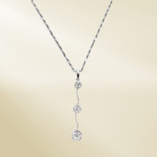 18K White Gold Twisted Chain Necklace and Pendant with Round Cut Diamonds