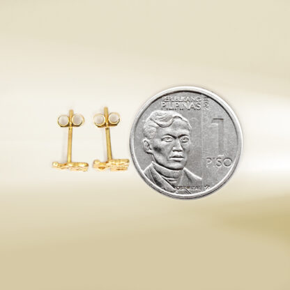 18K Yellow Gold LOVE Design Earrings - Image 2