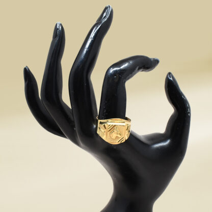 18K Yellow Gold Horse Design Gents' Ring - Image 4