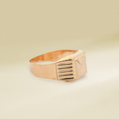 18K Yellow Gold Signet Design Gents' Ring - Image 2