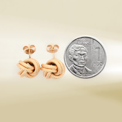18K Yellow Gold Knot Design Earrings - Image 2