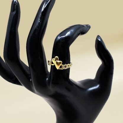 18K Yellow Gold Heart Design Ladies' Ring - Image 4