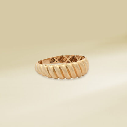 18K Yellow Gold Croissant Design Ladies' Ring - Image 2