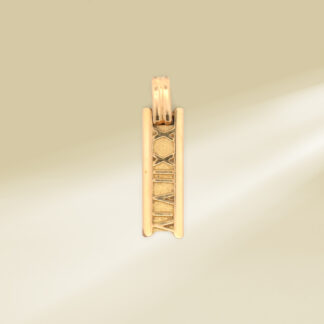 18K Yellow Gold Roman Numerals Pendant