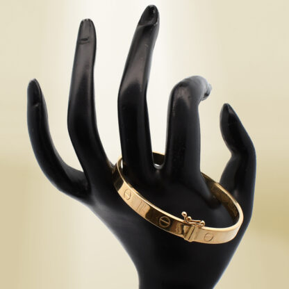 18K Yellow Gold Brand-Inspired Clip Type  Bangle - Image 4