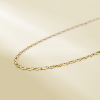 18K Yellow Gold Heart Shaped Cable Chain Necklace - Image 4