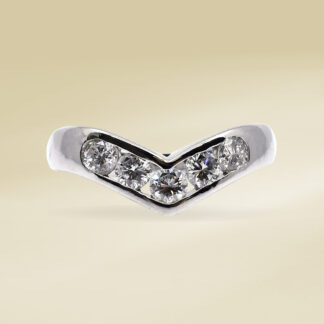 Ladies' Ring Platinum with Round Cut Diamonds